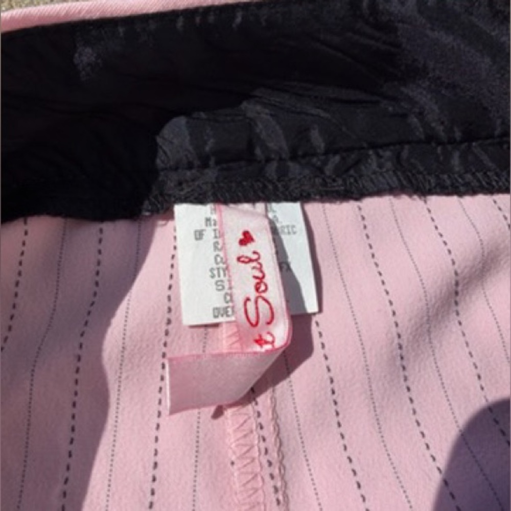 2000s Pink pinstripe cropped pants - Picture 4 of 5